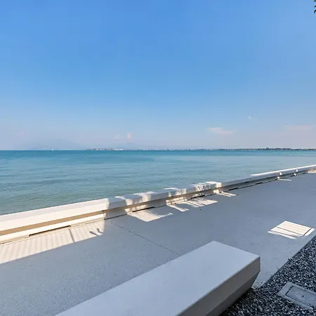 Apartment Residenza Miralago Iii By Wonderful Italy Desenzano del Garda